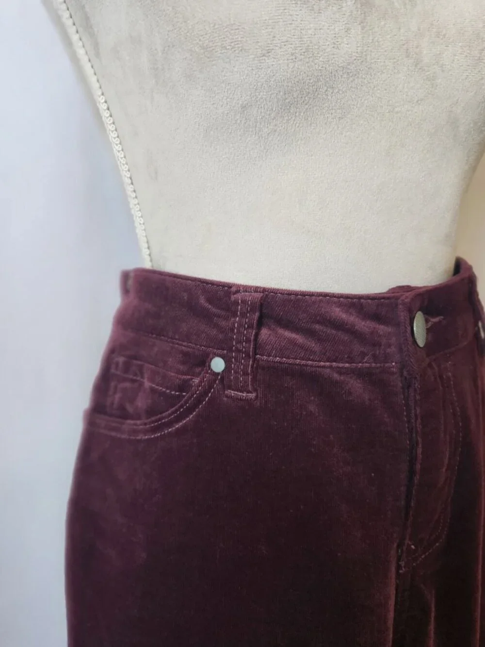 Cabi Women’s Size 12 Burgundy Carol Anderson Corduroy Skinny Five Pocket Pants